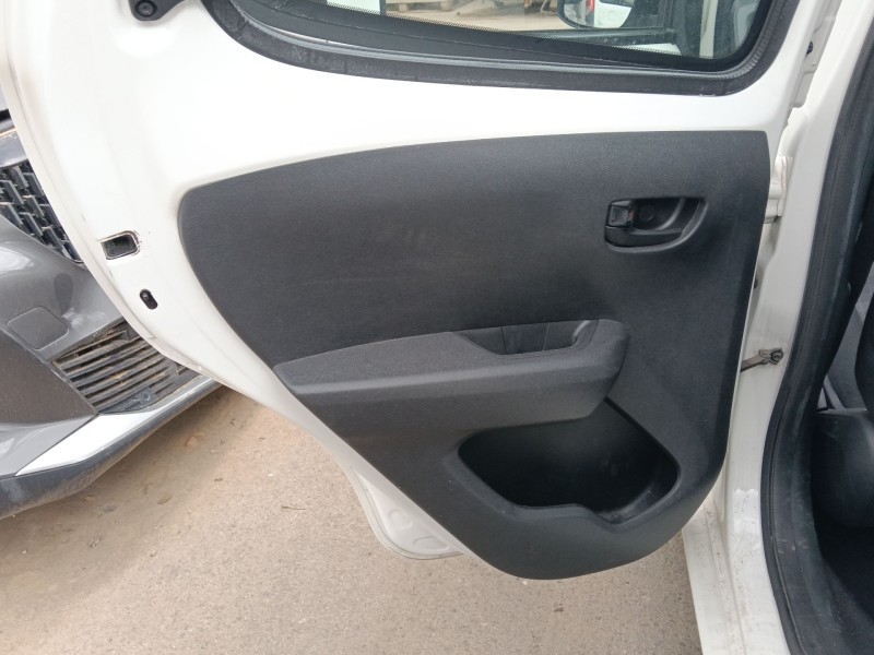 Recambio de guarnecido puerta trasera izquierda para peugeot 108 1.0 vti 72 referencia OEM IAM   