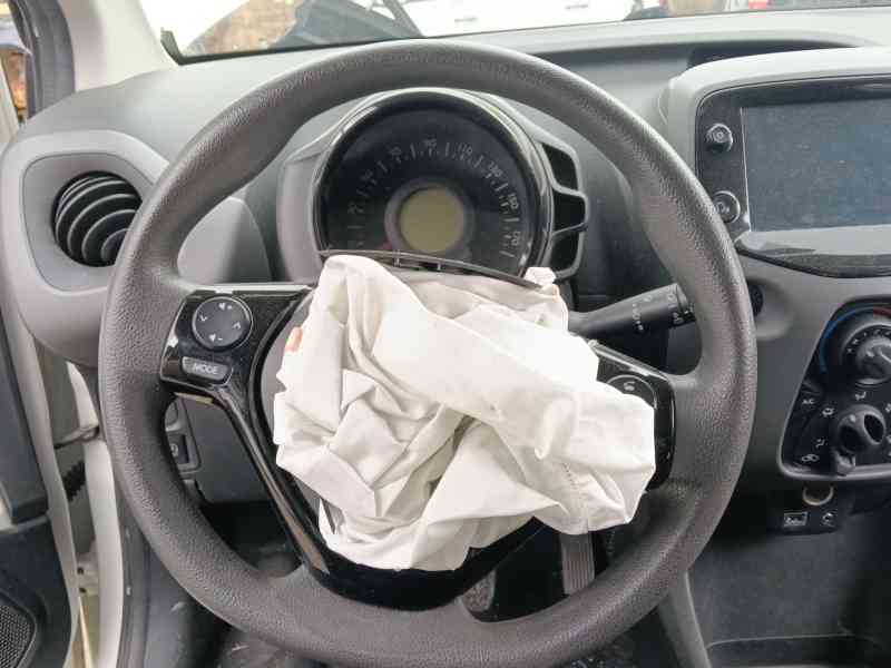 Recambio de volante para peugeot 108 1.0 vti 72 referencia OEM IAM   