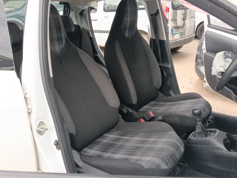 Recambio de asiento delantero derecho para peugeot 108 1.0 vti 72 referencia OEM IAM   