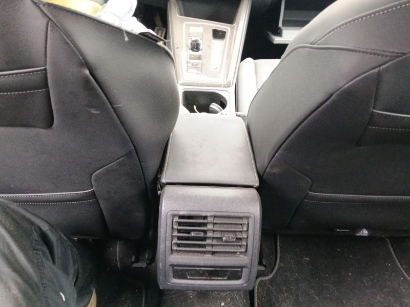 Recambio de apoyabrazos central para volkswagen golf viii (cd1, da1) 1.5 etsi referencia OEM IAM   