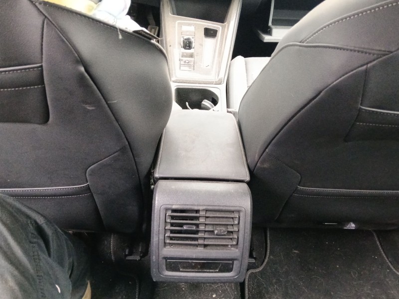Recambio de apoyabrazos central para volkswagen golf viii (cd1, da1) 1.5 etsi referencia OEM IAM   