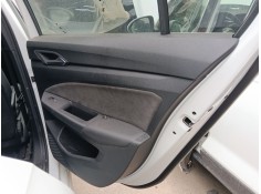 GUARNECIDO PUERTA TRASERA DERECHA 