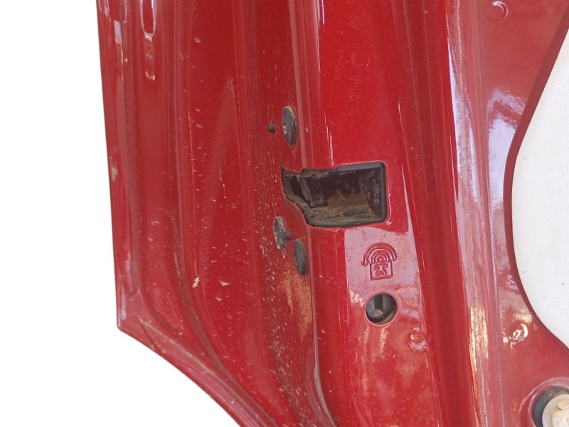 Recambio de puerta trasera izquierda para jeep avenger 1.2 turbo 100 referencia OEM IAM   