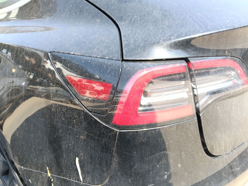 Recambio de piloto trasero izquierdo para tesla model 3 ev awd referencia OEM IAM   