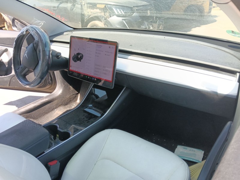 Recambio de salpicadero para tesla model 3 ev awd referencia OEM IAM   
