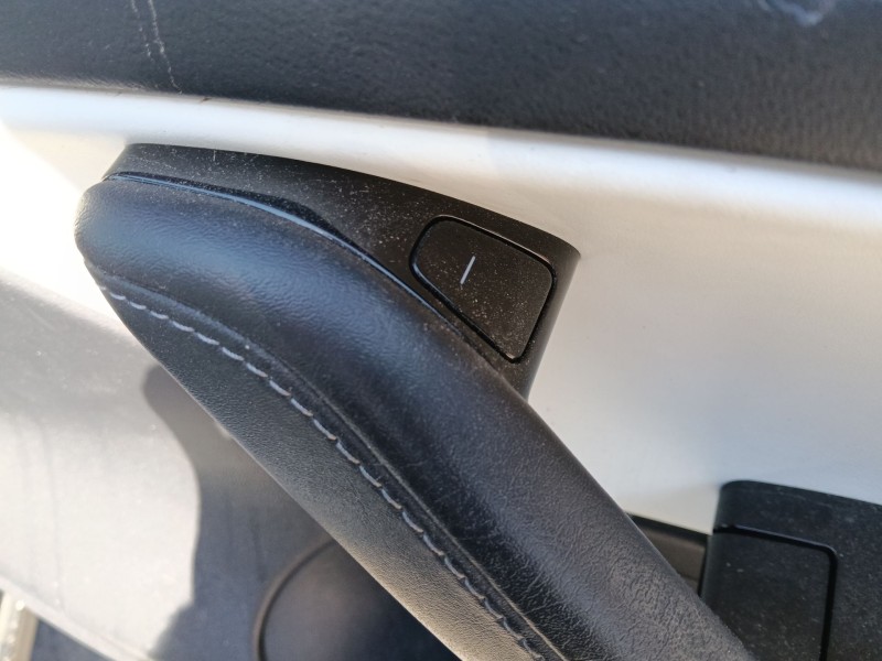 Recambio de mando elevalunas delantero derecho para tesla model 3 ev awd referencia OEM IAM   