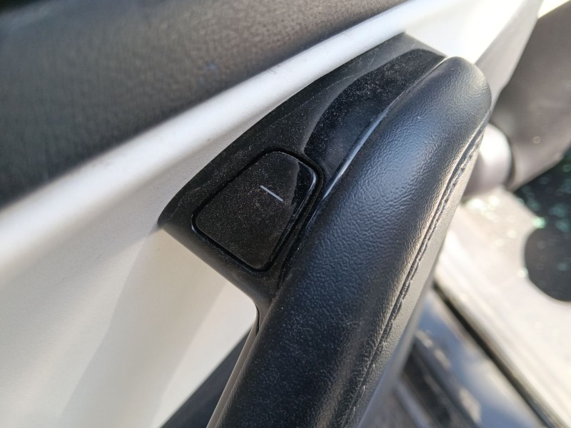 Recambio de mando elevalunas trasero izquierdo para tesla model 3 ev awd referencia OEM IAM   