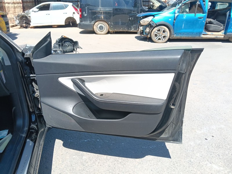 Recambio de guarnecido puerta delantera derecha para tesla model 3 ev awd referencia OEM IAM   