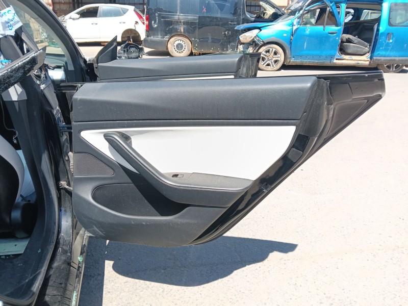 Recambio de guarnecido puerta trasera derecha para tesla model 3 ev awd referencia OEM IAM   