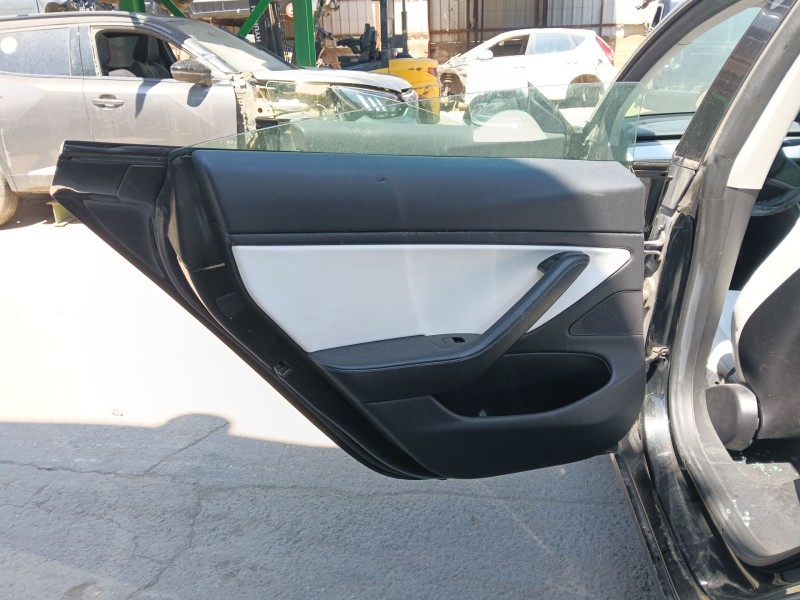 Recambio de guarnecido puerta trasera izquierda para tesla model 3 ev awd referencia OEM IAM   