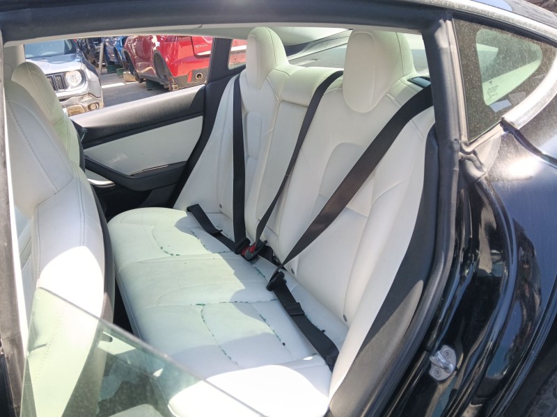 Recambio de asientos traseros para tesla model 3 ev awd referencia OEM IAM   