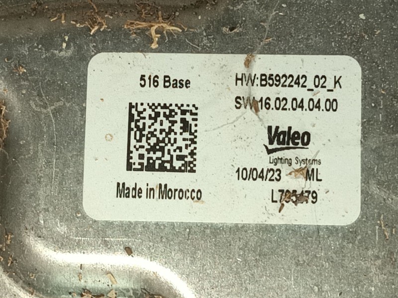 Recambio de faro derecho para jeep avenger 1.2 turbo 100 referencia OEM IAM   