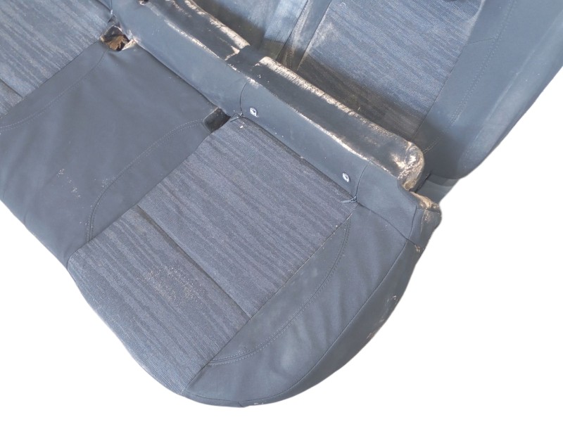 Recambio de asientos traseros para jeep avenger 1.2 turbo 100 referencia OEM IAM   