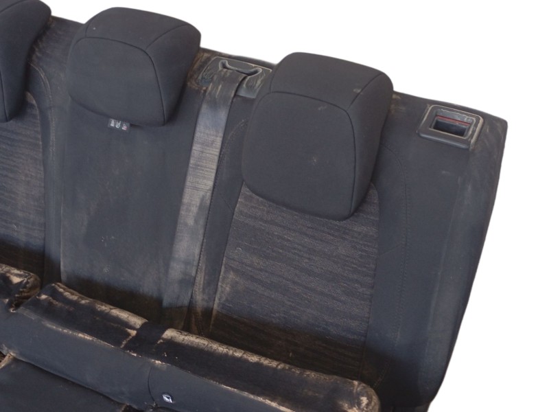 Recambio de asientos traseros para jeep avenger 1.2 turbo 100 referencia OEM IAM   