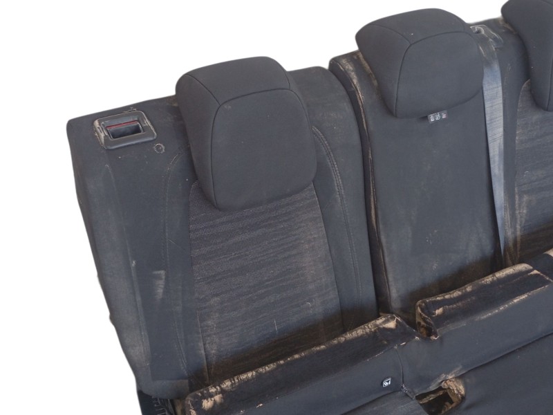 Recambio de asientos traseros para jeep avenger 1.2 turbo 100 referencia OEM IAM   