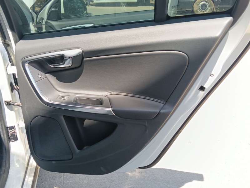 Recambio de guarnecido puerta trasera derecha para volvo s60 ii (134) d3 referencia OEM IAM   