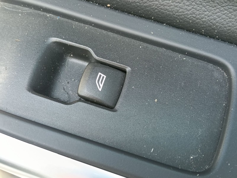 Recambio de mando elevalunas delantero derecho para volvo s60 ii (134) d3 referencia OEM IAM   