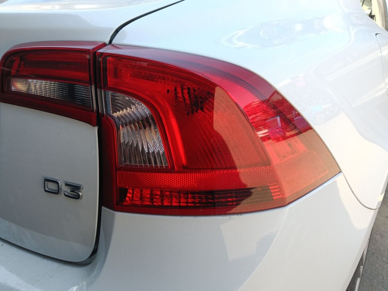 Recambio de piloto trasero derecho para volvo s60 ii (134) d3 referencia OEM IAM   