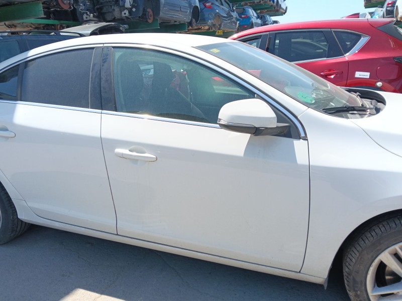 Recambio de puerta delantera derecha para volvo s60 ii (134) d3 referencia OEM IAM   