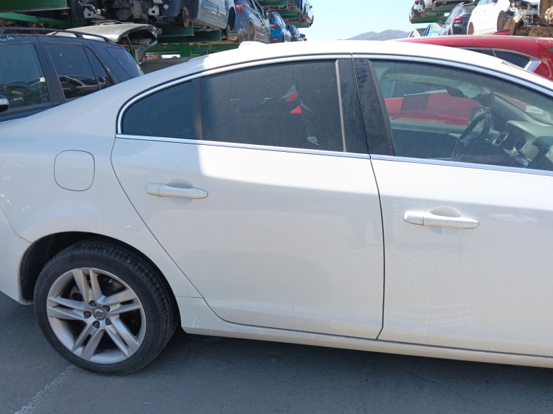 Recambio de puerta trasera derecha para volvo s60 ii (134) d3 referencia OEM IAM   