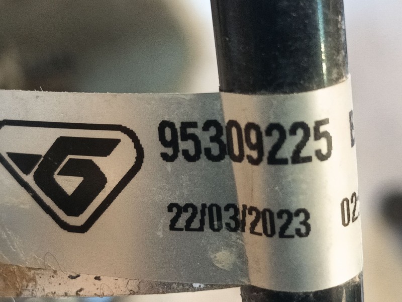 Recambio de tubos aire acondicionado para jeep avenger 1.2 turbo 100 referencia OEM IAM 9850361580  