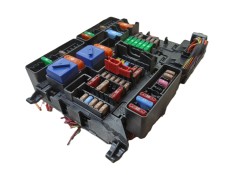 Recambio de caja reles / fusibles para bmw 1 (f40) 118 d referencia OEM IAM 61149360501 190053906032 