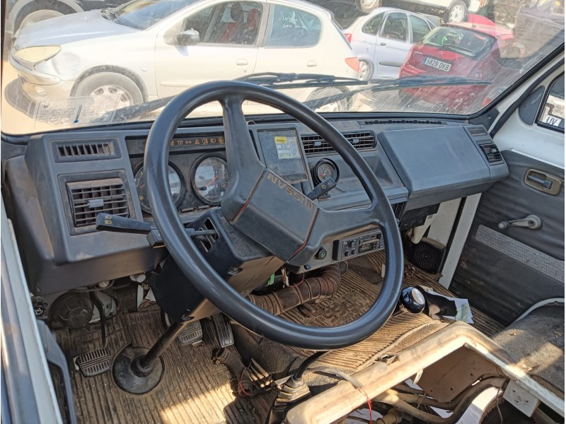 nissan trade furgoneta del año 1990