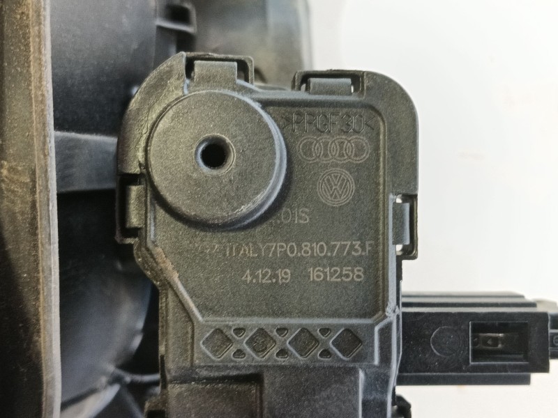 Recambio de tapa exterior combustible para seat leon (5f1) 2.0 tdi referencia OEM IAM 5F4809905HGRU  