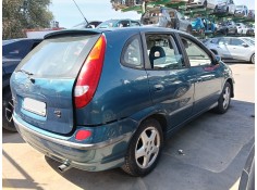 nissan almera tino (v10) del año 2001 2