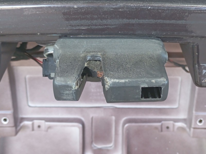 Recambio de porton trasero para volkswagen eos (1f7, 1f8) 2.0 tdi referencia OEM IAM  1Q0827025G 