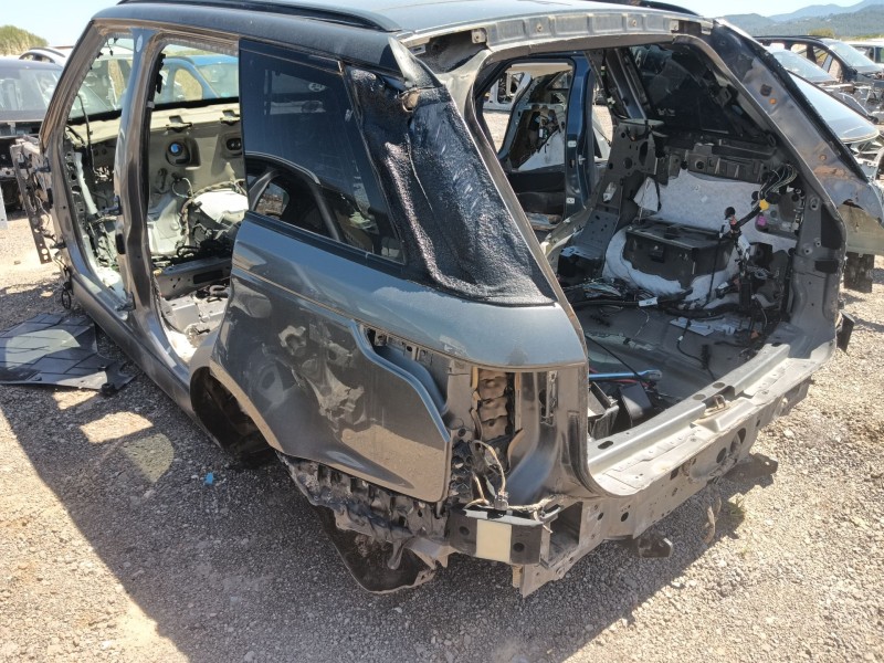 Recambio de aleta trasera izquierda para land rover range rover sport ii (l494) 4.4 sdv8 4x4 referencia OEM IAM   
