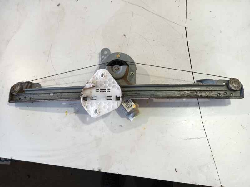 Recambio de elevalunas delantero izquierdo para dacia logan ambiance referencia OEM IAM 8200901099  