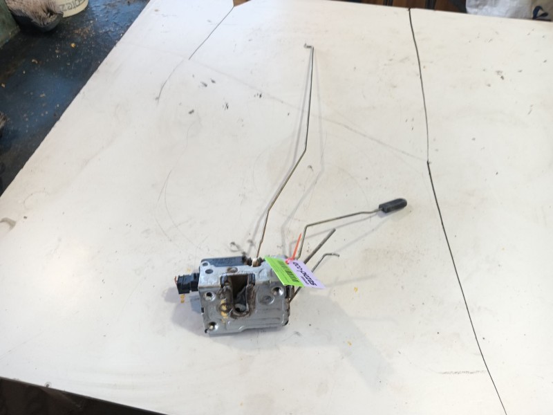Recambio de cerradura puerta delantera derecha para dacia logan ambiance referencia OEM IAM 6001547511  