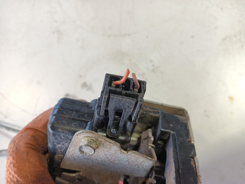 Recambio de cerradura puerta delantera derecha para dacia logan ambiance referencia OEM IAM 6001547511  