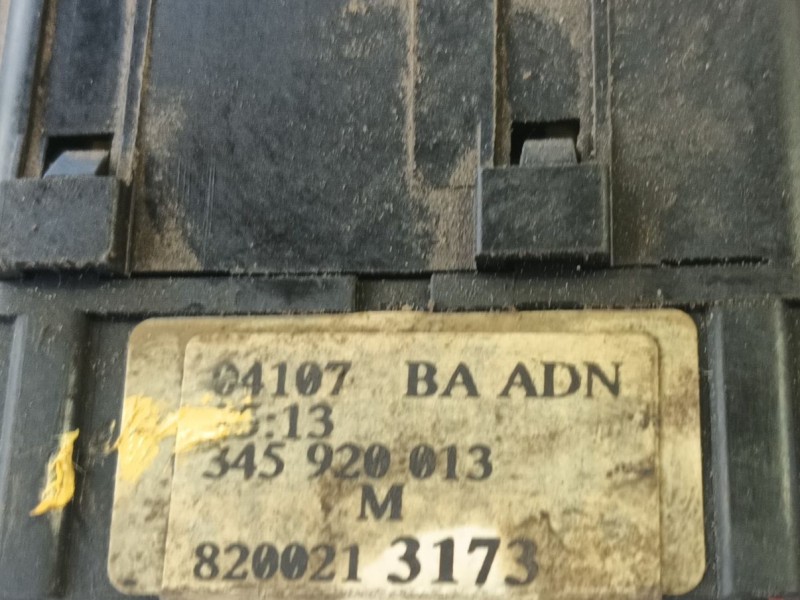 Recambio de mando limpia para dacia logan ambiance referencia OEM IAM   