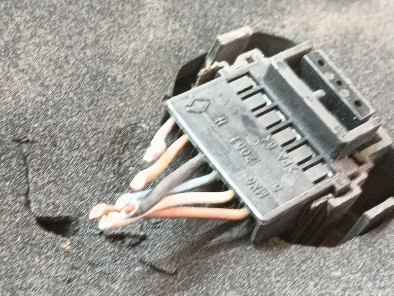 Recambio de piloto trasero izquierdo para dacia logan ambiance referencia OEM IAM 6001549149  