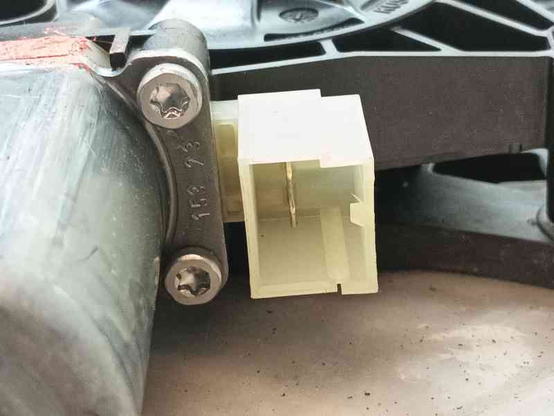 Recambio de elevalunas delantero derecho para audi q3 (f3b) 35 tdi referencia OEM IAM 83A837462  