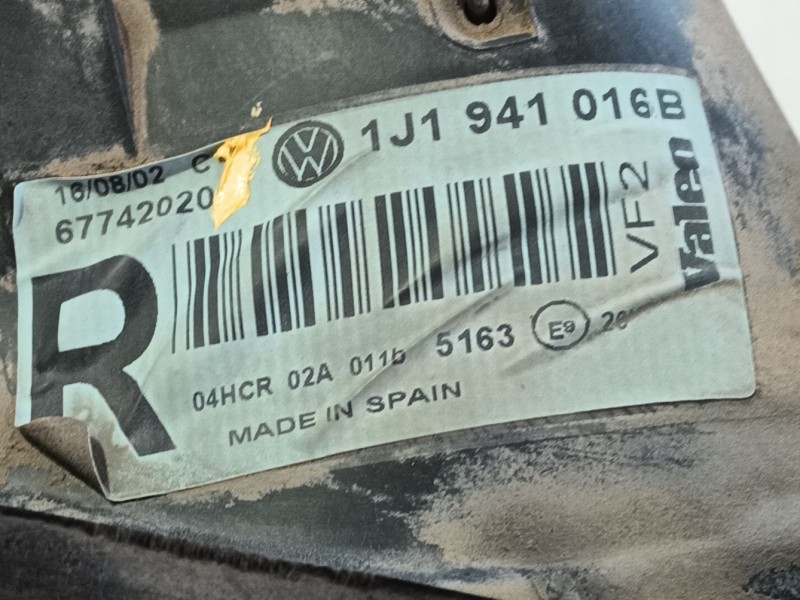 Recambio de faro derecho para volkswagen golf iv (1j1) 1.6 16v referencia OEM IAM 1J1941018F / 1J1941018Q  