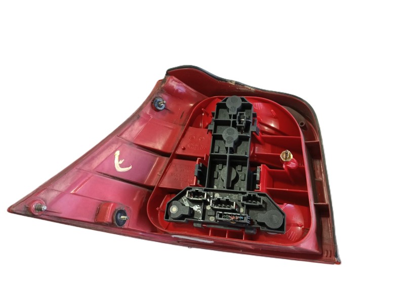 Recambio de piloto trasero derecho para volkswagen golf iv (1j1) 1.6 16v referencia OEM IAM 1J6945096R / 1J6945096BB / 1J6945096