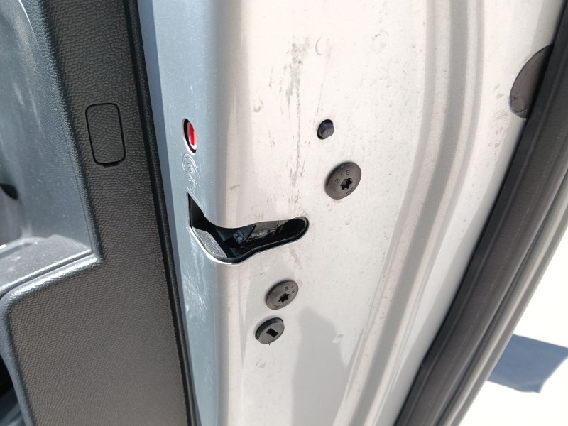 Recambio de cerradura puerta trasera derecha para opel corsa f (p2jo) 1.2 (68) referencia OEM IAM 9844412880  
