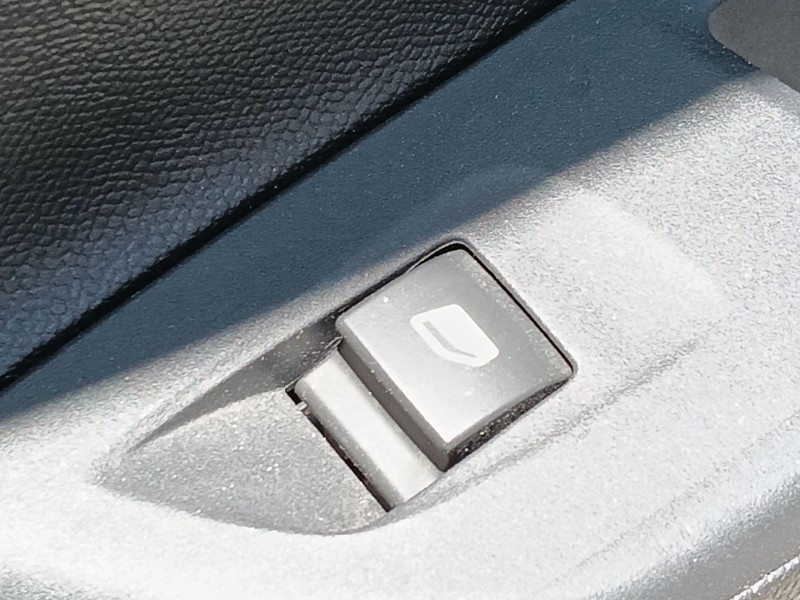 Recambio de mando elevalunas trasero derecho para opel corsa f (p2jo) 1.2 (68) referencia OEM IAM 98044803ZD  
