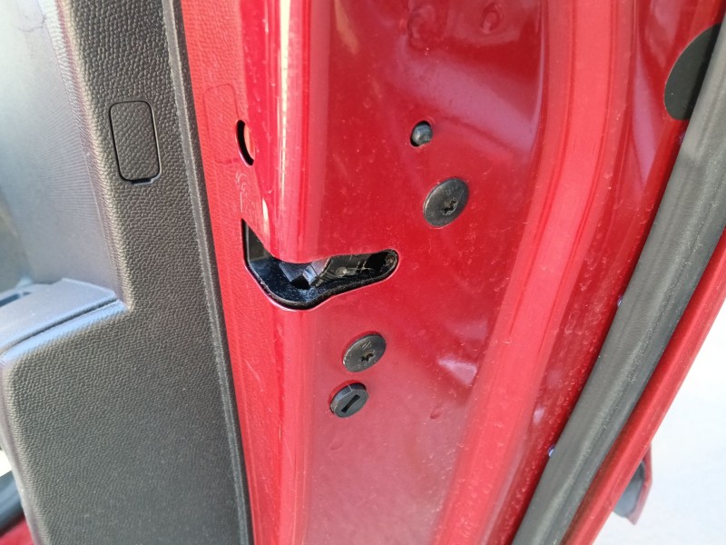 Recambio de cerradura puerta trasera derecha para opel corsa f (p2jo) 1.2 (68) referencia OEM IAM 9844412880  