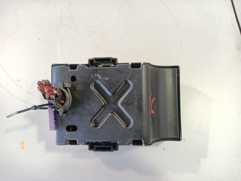 Recambio de caja reles / fusibles para opel corsa e (x15) 1.4 (08, 68) referencia OEM IAM   