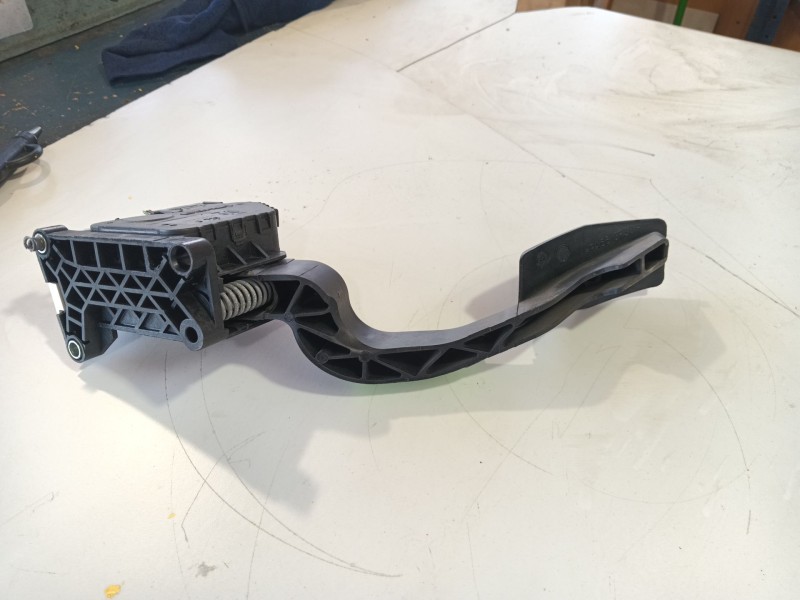 Recambio de pedal acelerador para opel corsa e (x15) 1.4 (08, 68) referencia OEM IAM   
