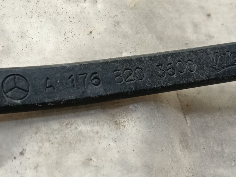 Recambio de brazo limpia delantero izquierdo para mercedes-benz clase a (w176) a 200 cdi / d (176.008) referencia OEM IAM 176820