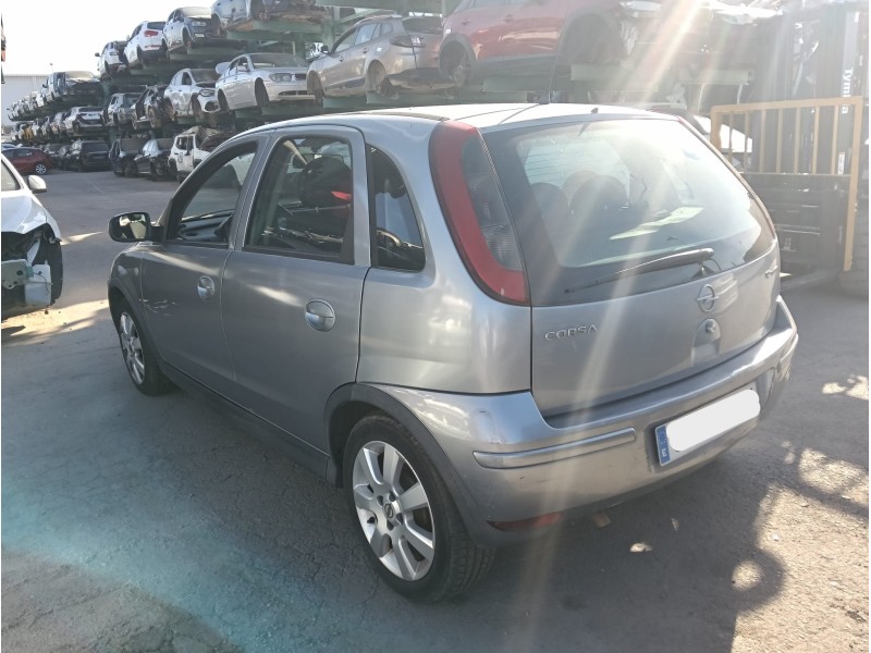 opel corsa c (x01) del año 2005