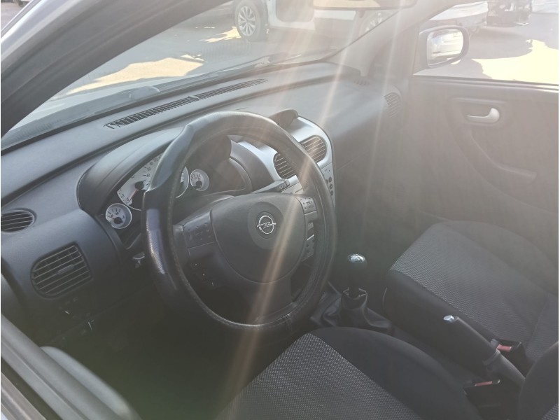 opel corsa c (x01) del año 2005