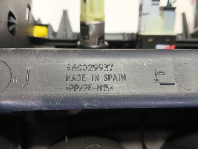 Recambio de apoyabrazos central para opel corsa e (x15) 1.4 (08, 68) referencia OEM IAM   