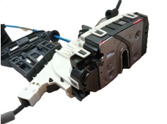 Recambio de cerradura puerta trasera izquierda para mercedes-benz clase gla (x156) gla 220 d (156.903) referencia OEM IAM 204730