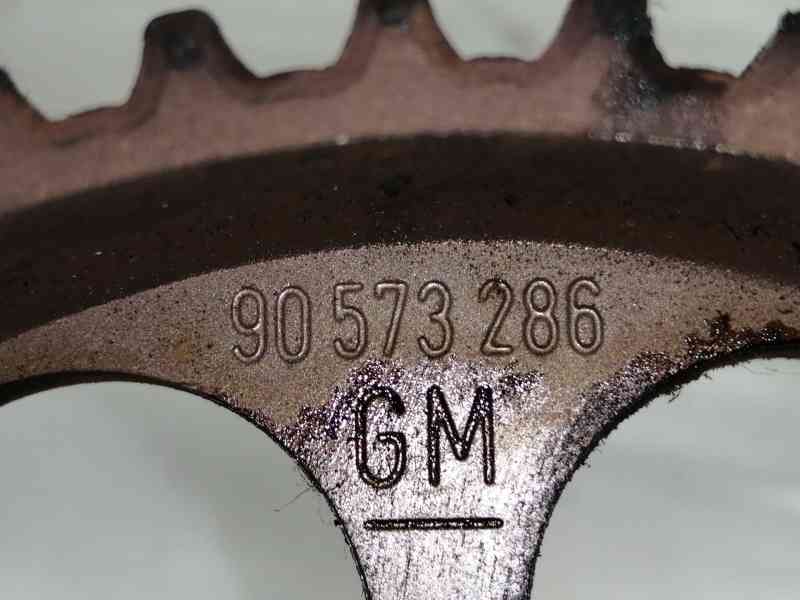 Recambio de polea arbol levas para cadillac cts 3.2 elegance referencia OEM IAM 90573286  